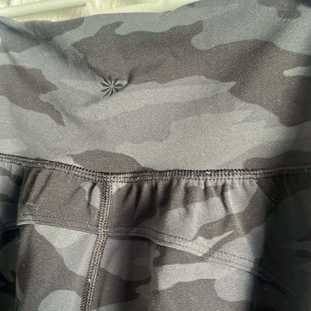 Athleta Salutation Camo Joggers.  Size XS - Picture 5 of 6